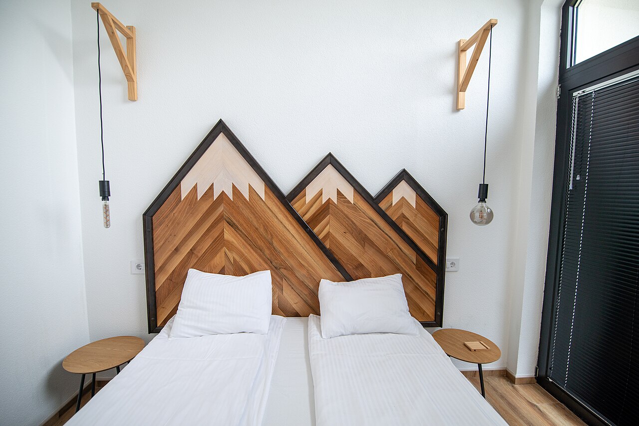 Mountain-inspired bedroom