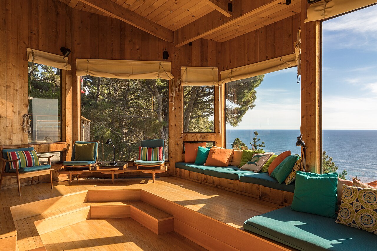 Coastal timber lounge