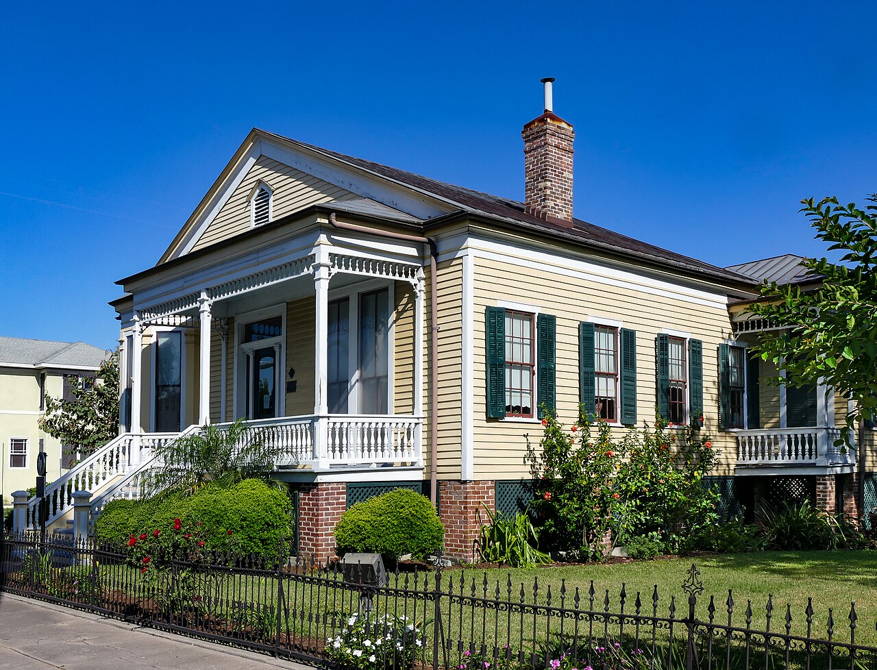 Raised veranda home